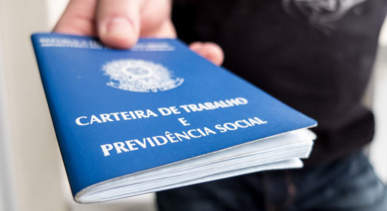 05-06-2014 - São Paulo - O MPT-RJ (Ministério Público do Trabalho no Rio de Janeiro) entrou com ação civil pública pedindo que todos os selecionados para o programa de trabalho voluntário da Fifa para a Copa do Mundo sejam contratados com carteira de trabalho assinada. Foto Rafael Neddermeyer/ Fotos Publicas