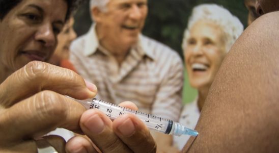 912447-agencia brasil_dia d_vacinação contra a gripe_mcam-4